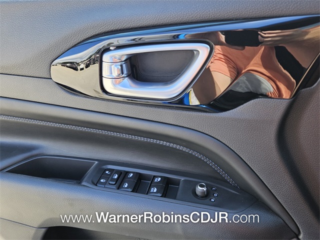 2026 Jeep Compass Latitude Altitude photo 26