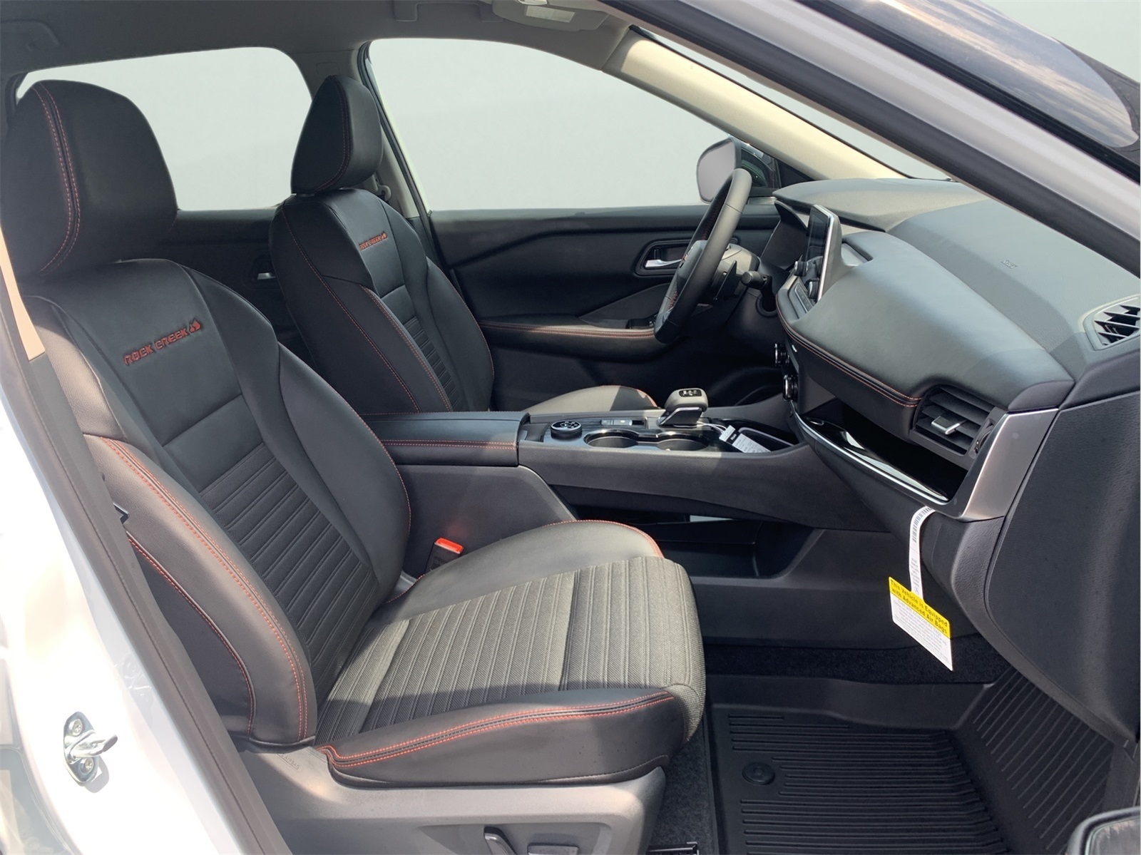 2026 Nissan Rogue SV photo 28