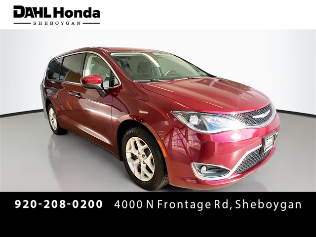 2017 Chrysler Pacifica Touring Plus's photo