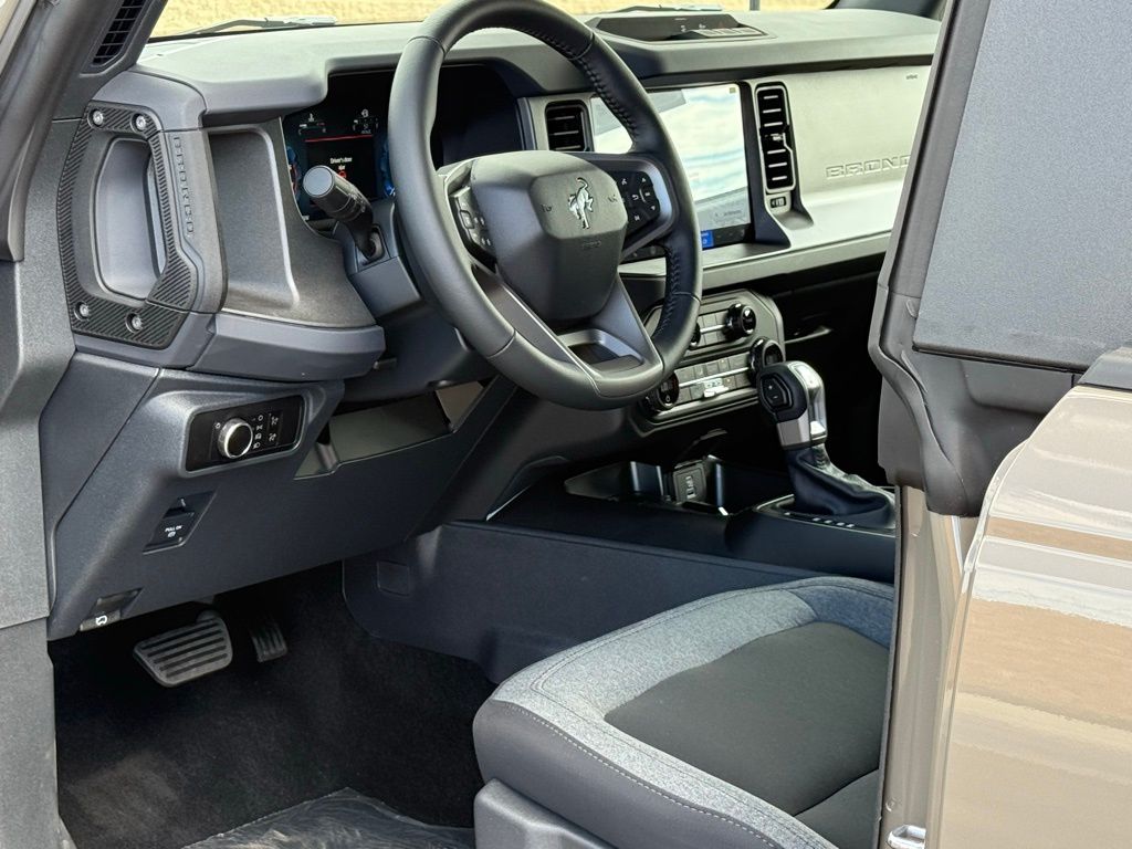 2025 Ford Bronco Big Bend photo 8