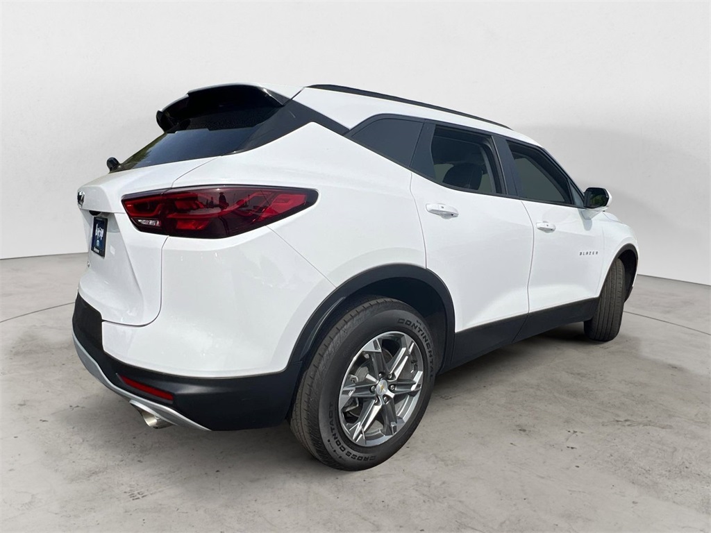 2023 Chevrolet Blazer 2LT photo 3