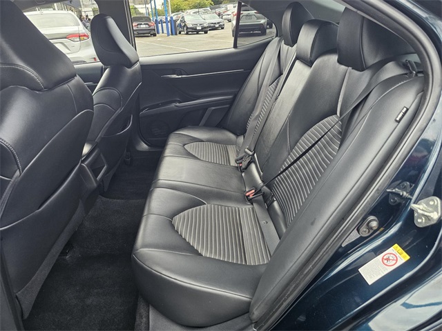 2018 Toyota Camry SE photo 15