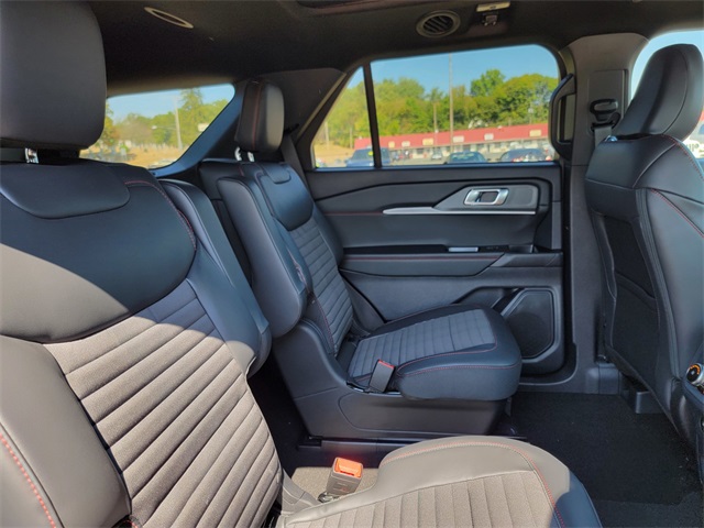 2025 Ford Explorer ST-Line photo 14