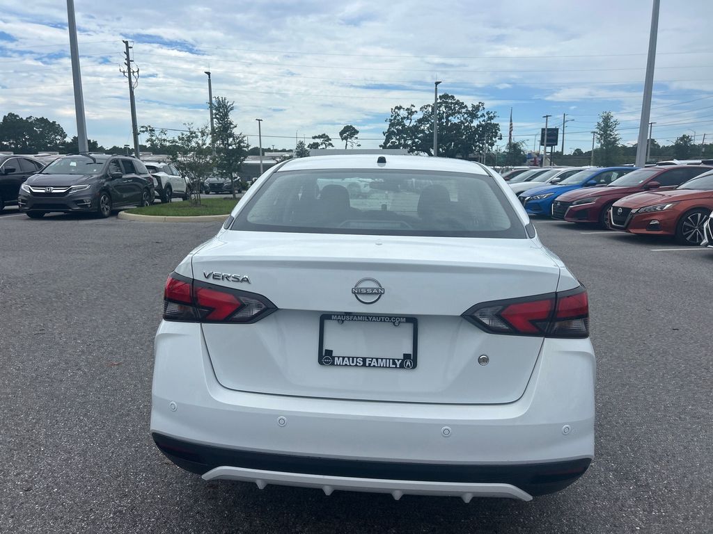 2025 Nissan Versa 1.6 S photo 5