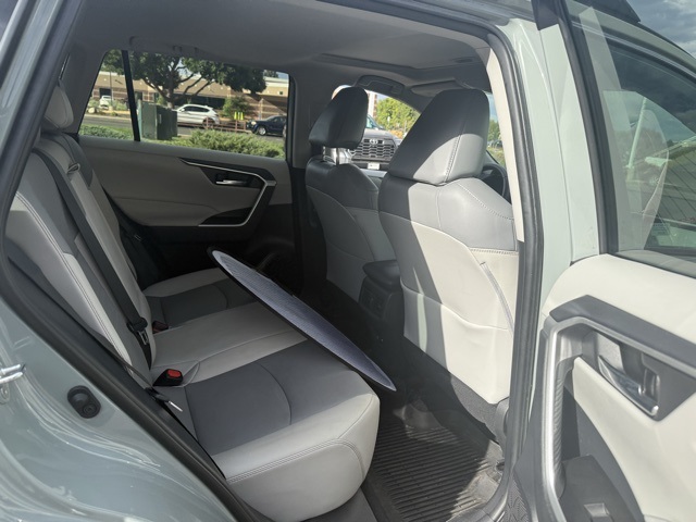 2021 Toyota RAV4 XLE Premium photo 10