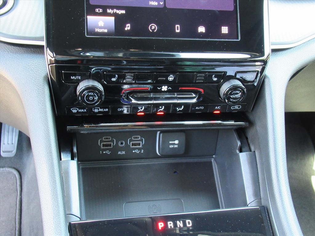 2025 Jeep Grand Cherokee Altitude photo 22