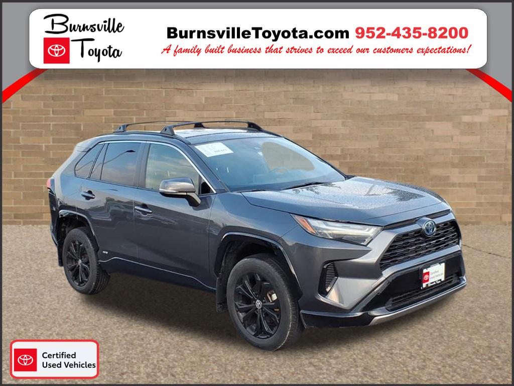 2023 Toyota RAV4 SE's photo