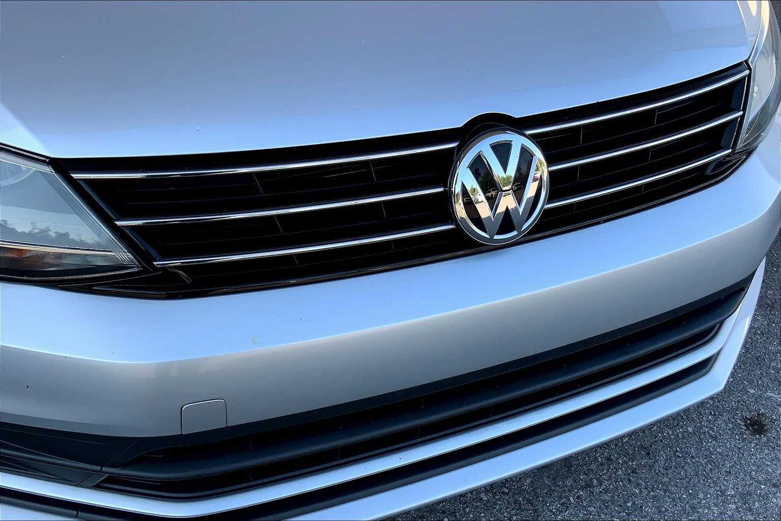 2015 Volkswagen Jetta 2.0 S photo 28