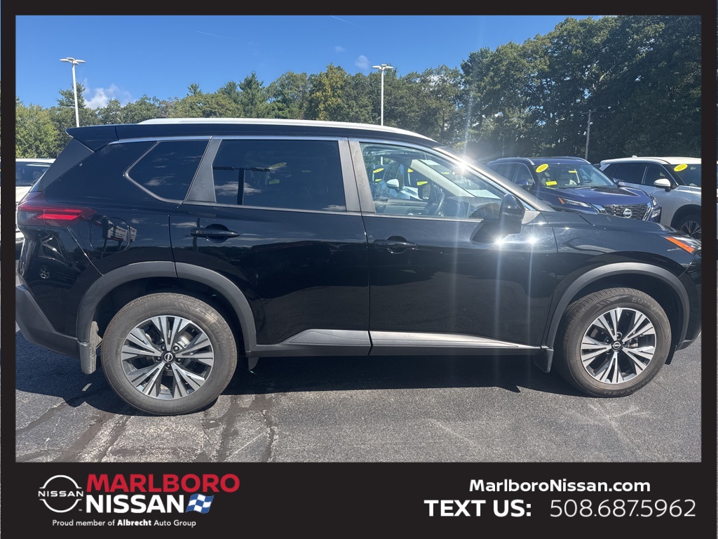 2022 Nissan Rogue SV photo 6