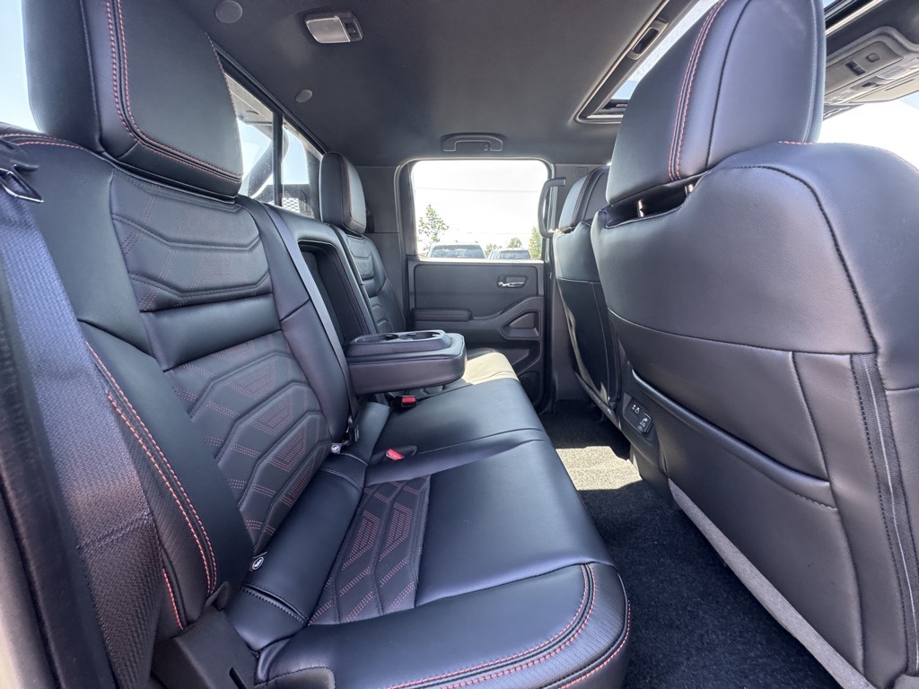 2025 Nissan Frontier PRO-4X photo 19