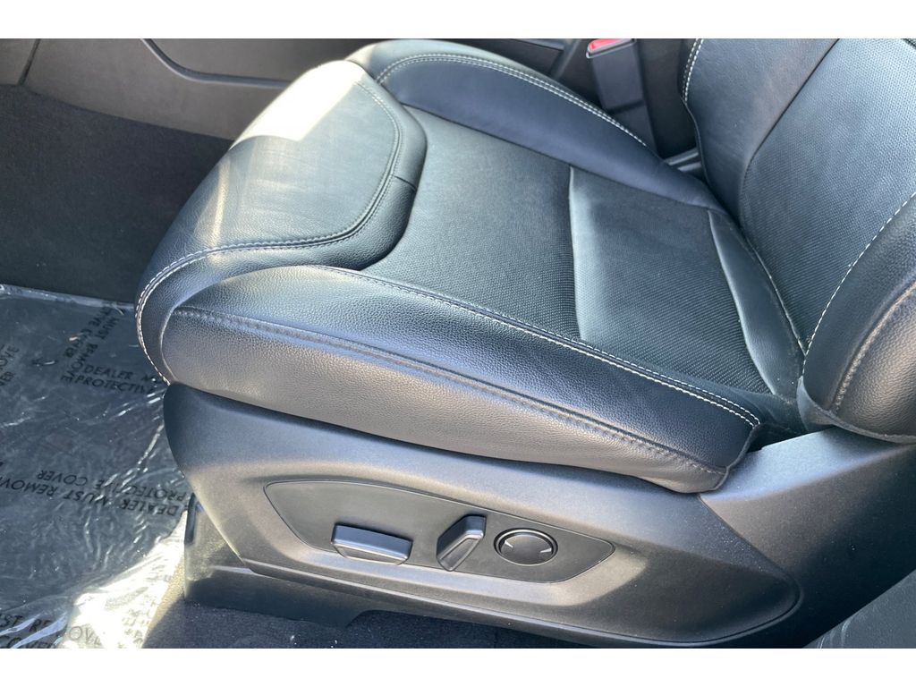 2023 Ford Explorer ST photo 12
