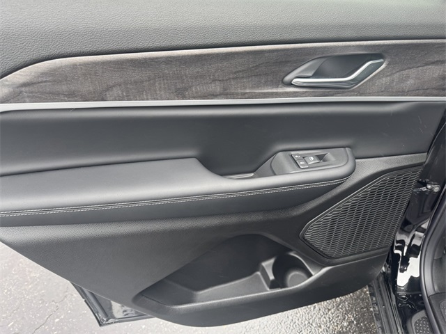 2025 Jeep Grand Cherokee Limited photo 12