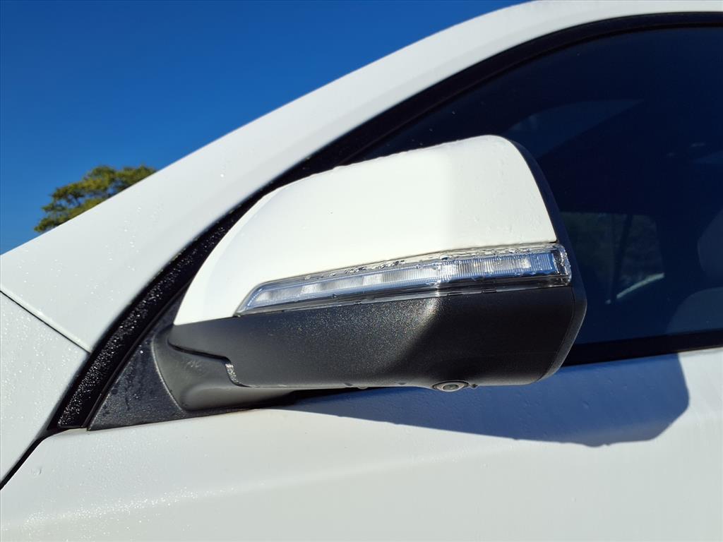 2022 Chevrolet Traverse RS photo 2