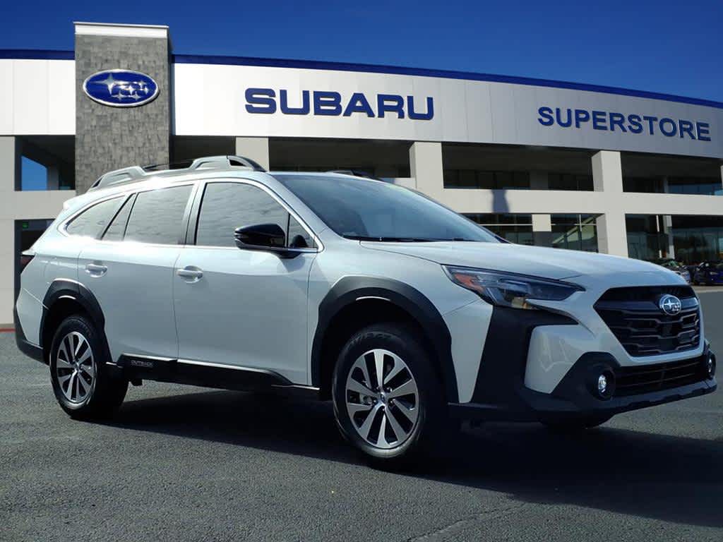 2025 Subaru Outback Premium's photo