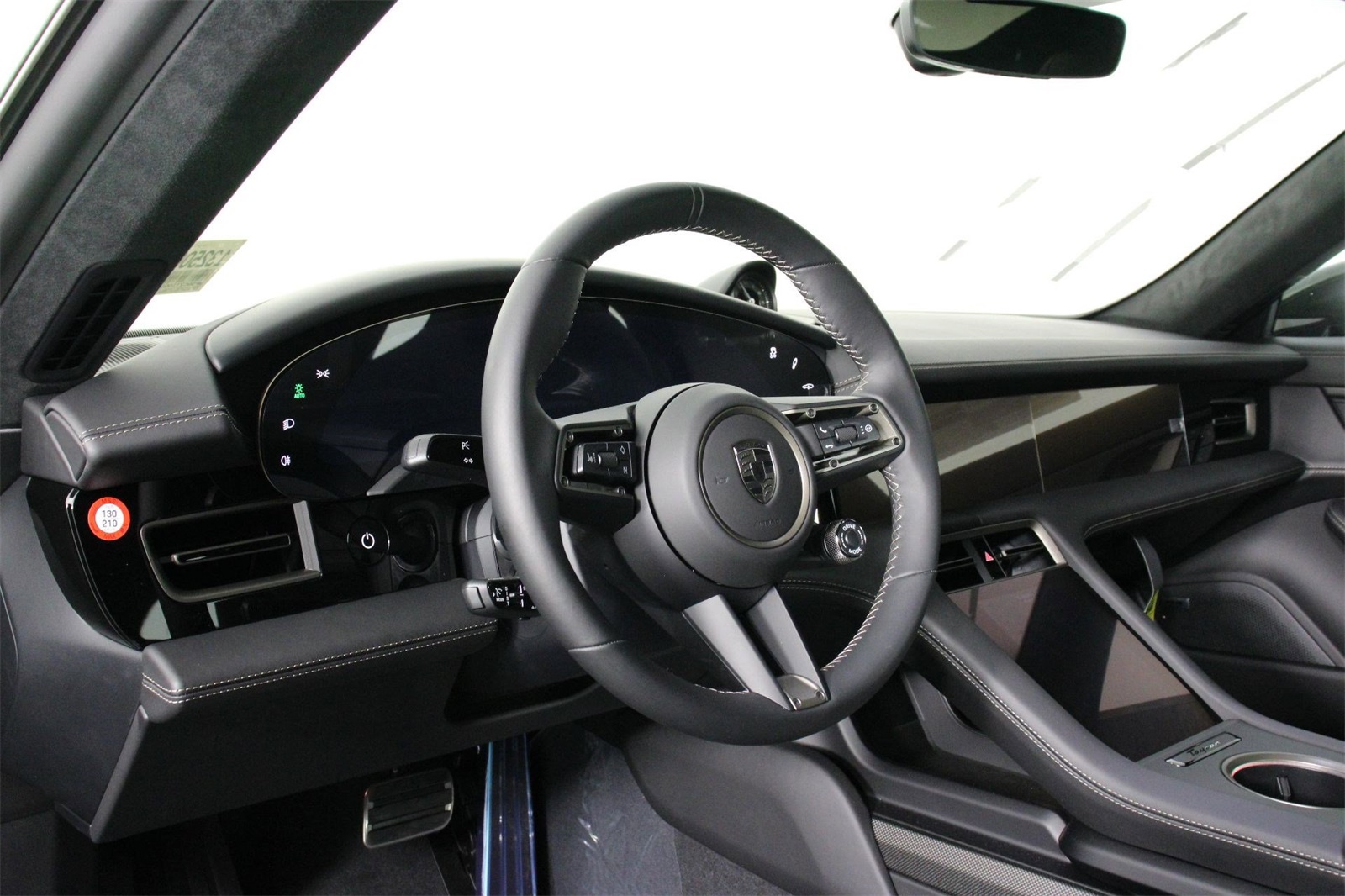 2025 Porsche Taycan Turbo S photo 4