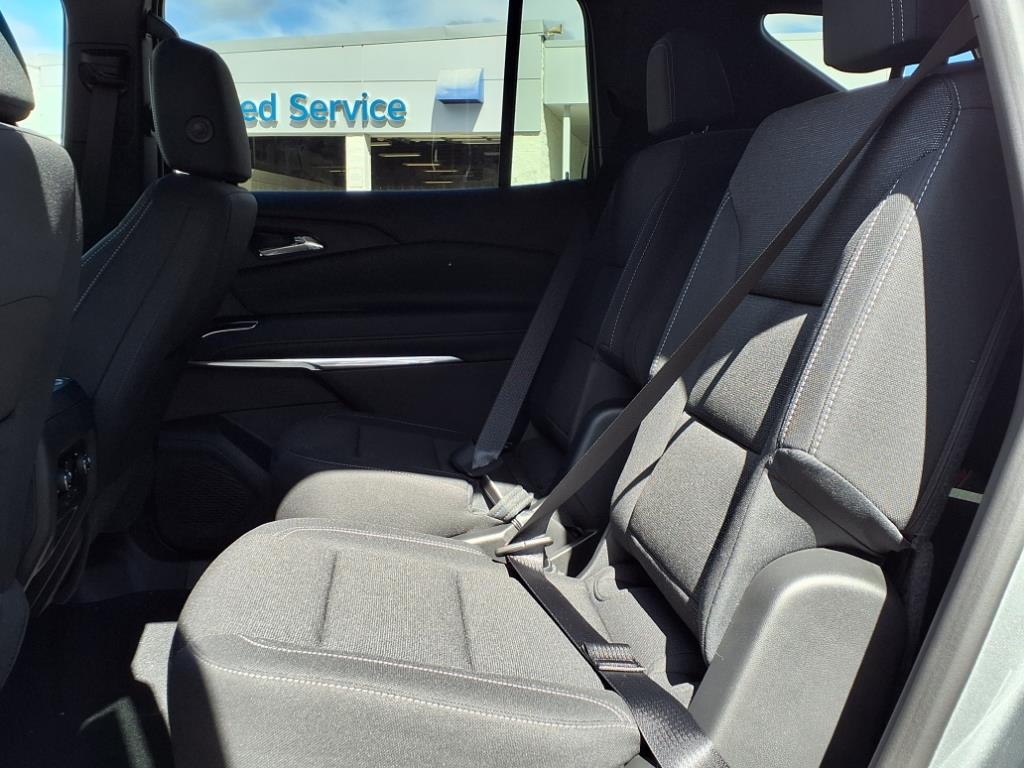 2025 Chevrolet Traverse photo 15