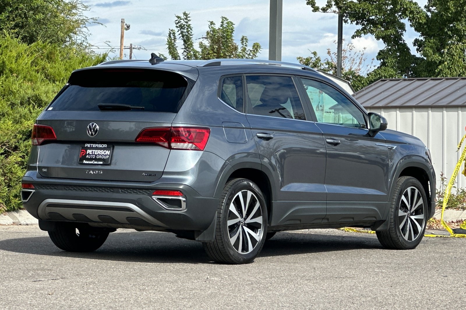 2022 Volkswagen Taos SE photo 3