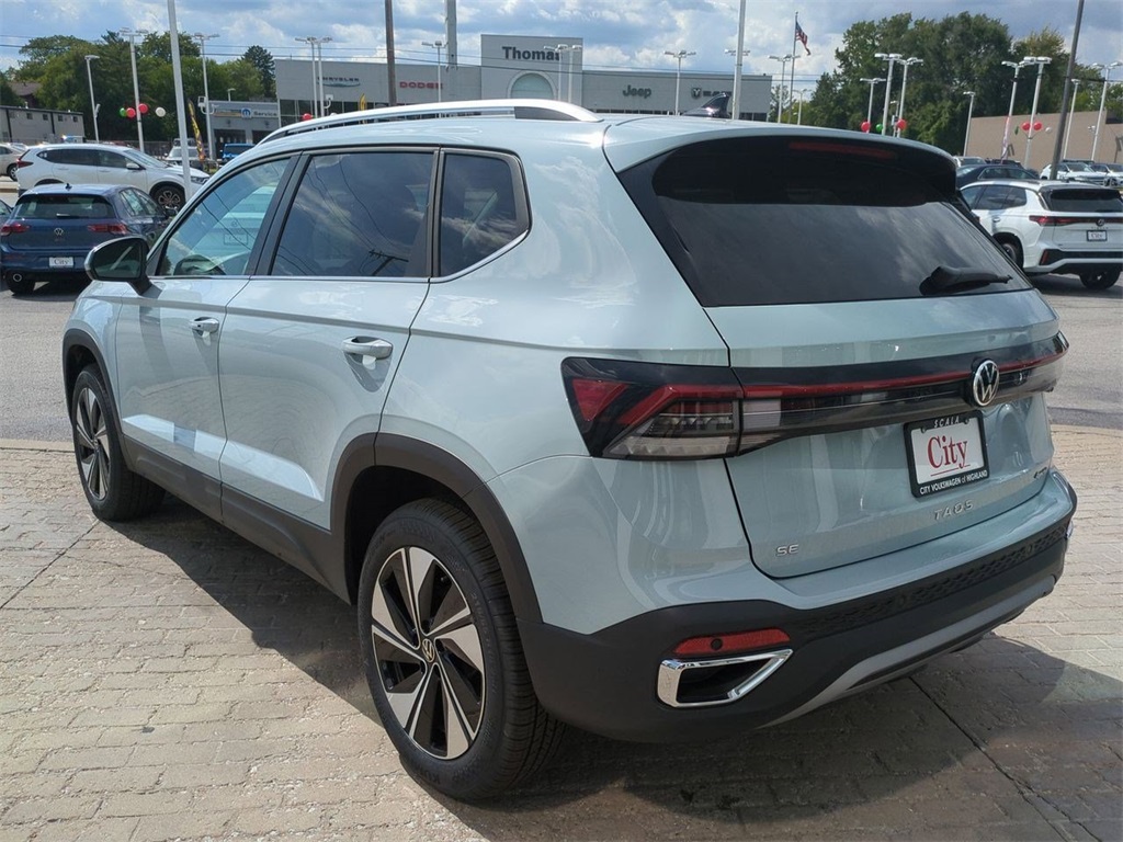 2025 Volkswagen Taos SE photo 5