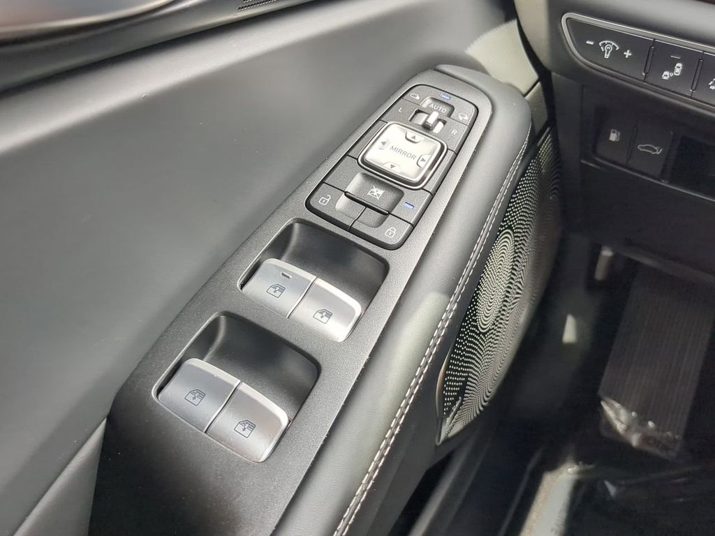 2019 Genesis G90 3.3T Premium photo 24