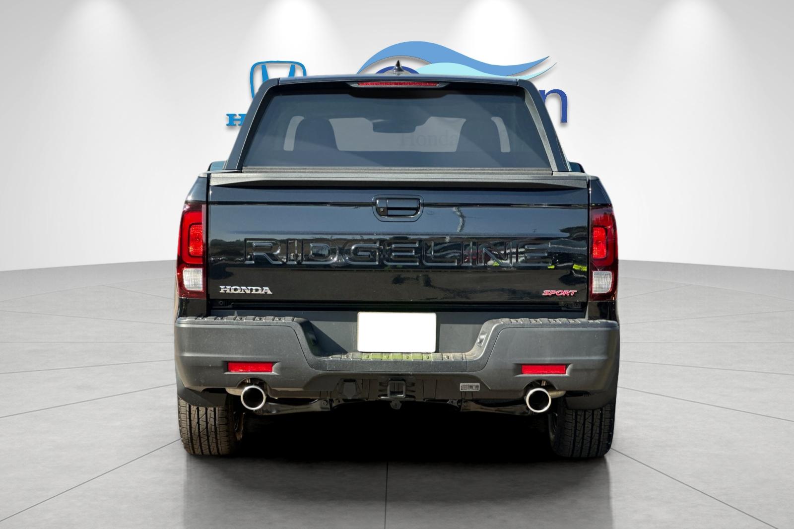 2025 Honda Ridgeline Sport photo 2