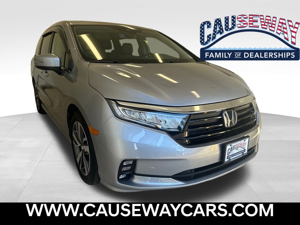 2023 Honda Odyssey Touring's photo