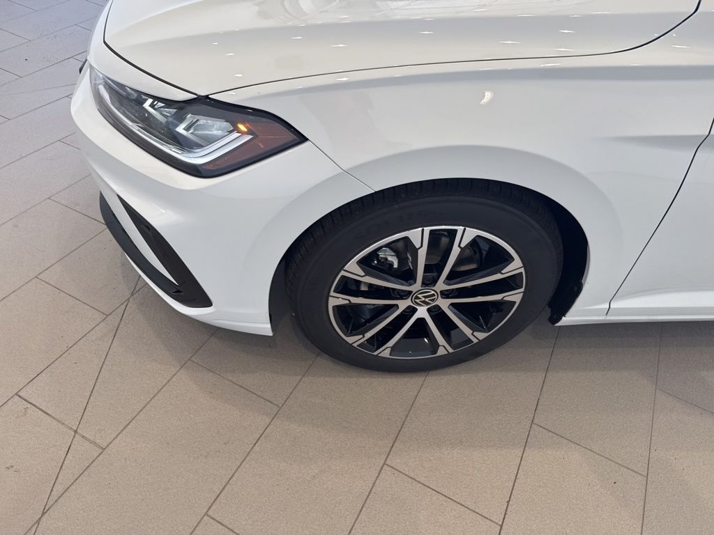 2026 Volkswagen Jetta 1.5T Sport photo 9