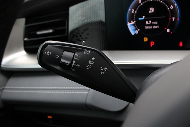 2025 Volkswagen Tiguan SE R-Line Black photo 2