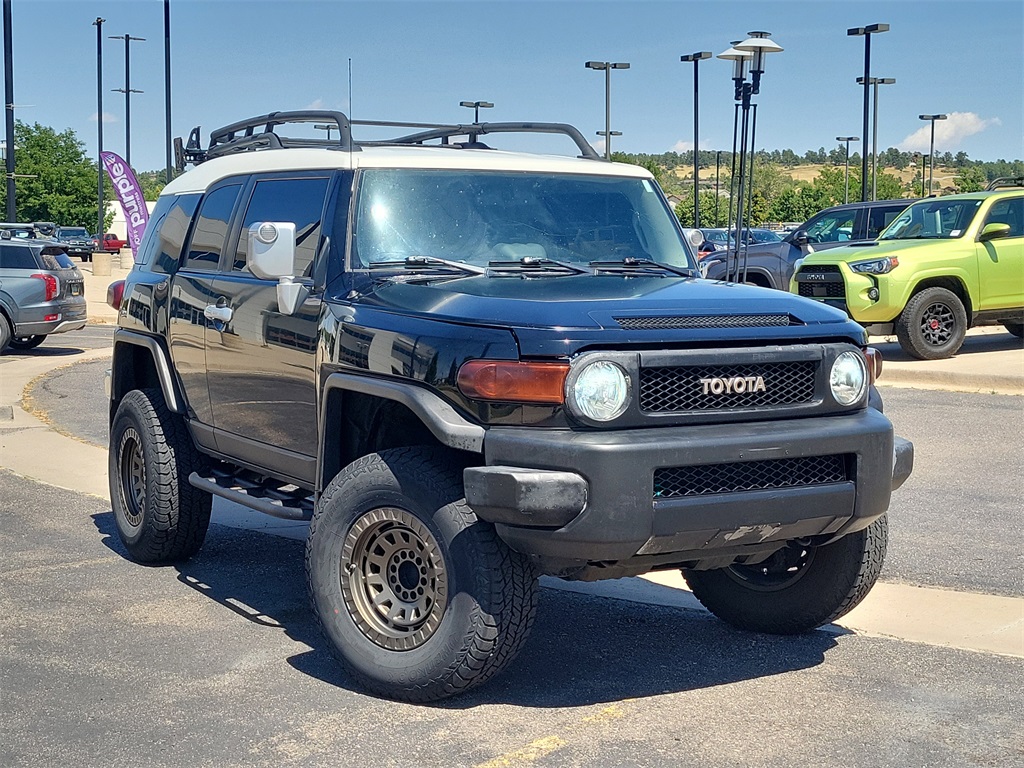 2013 Toyota FJ Cruiser Base photo 2