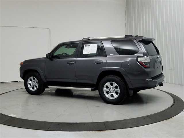 2020 Toyota 4Runner SR5 photo 4