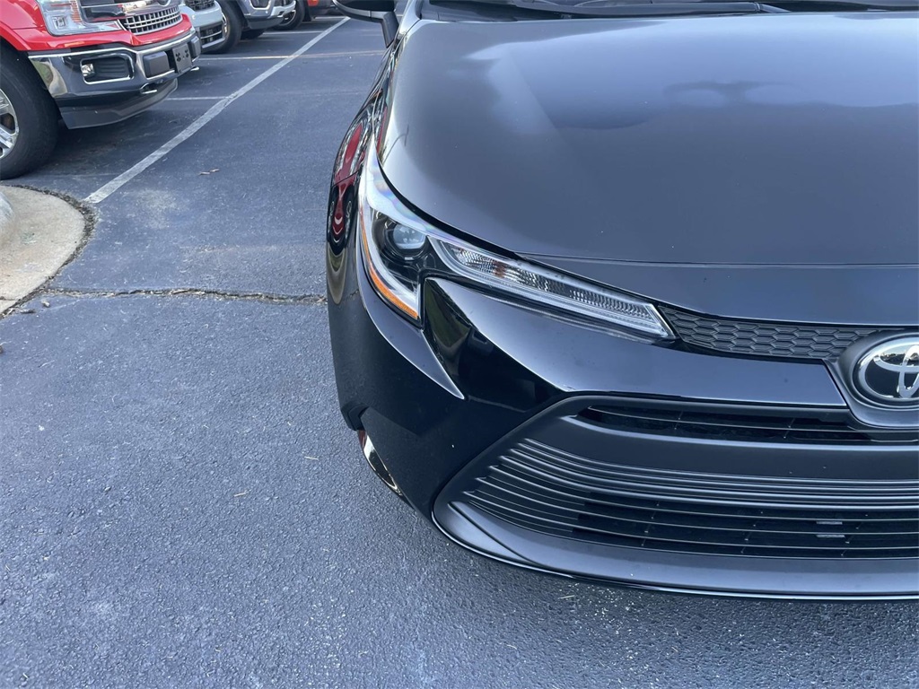2025 Toyota Corolla LE photo 11