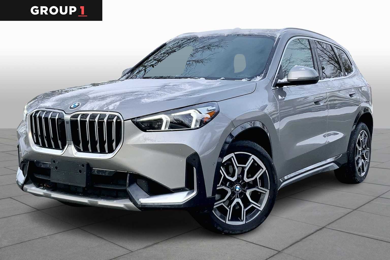 2025 BMW X1 28i's photo