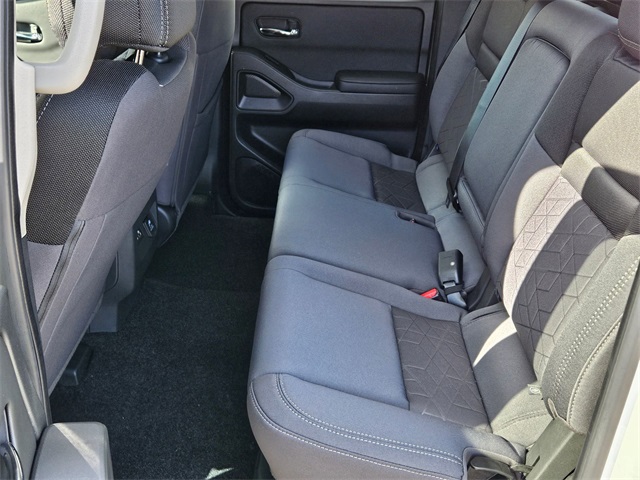 2025 Nissan Frontier SV photo 9