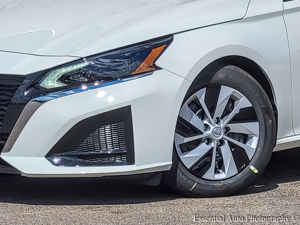 2025 Nissan Altima S photo 3