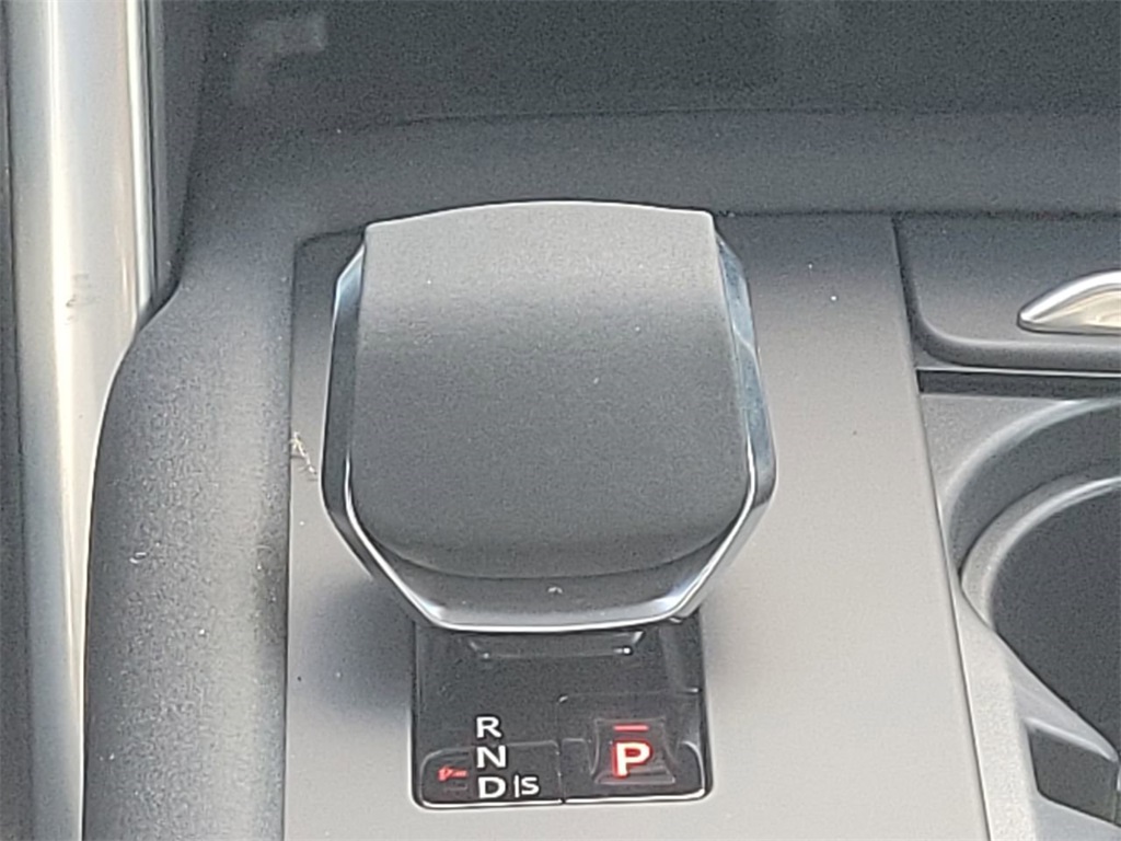 2025 Land Rover Discovery SE photo 20