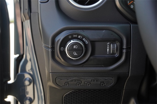 2025 Jeep Gladiator Sport Texas Trail photo 20