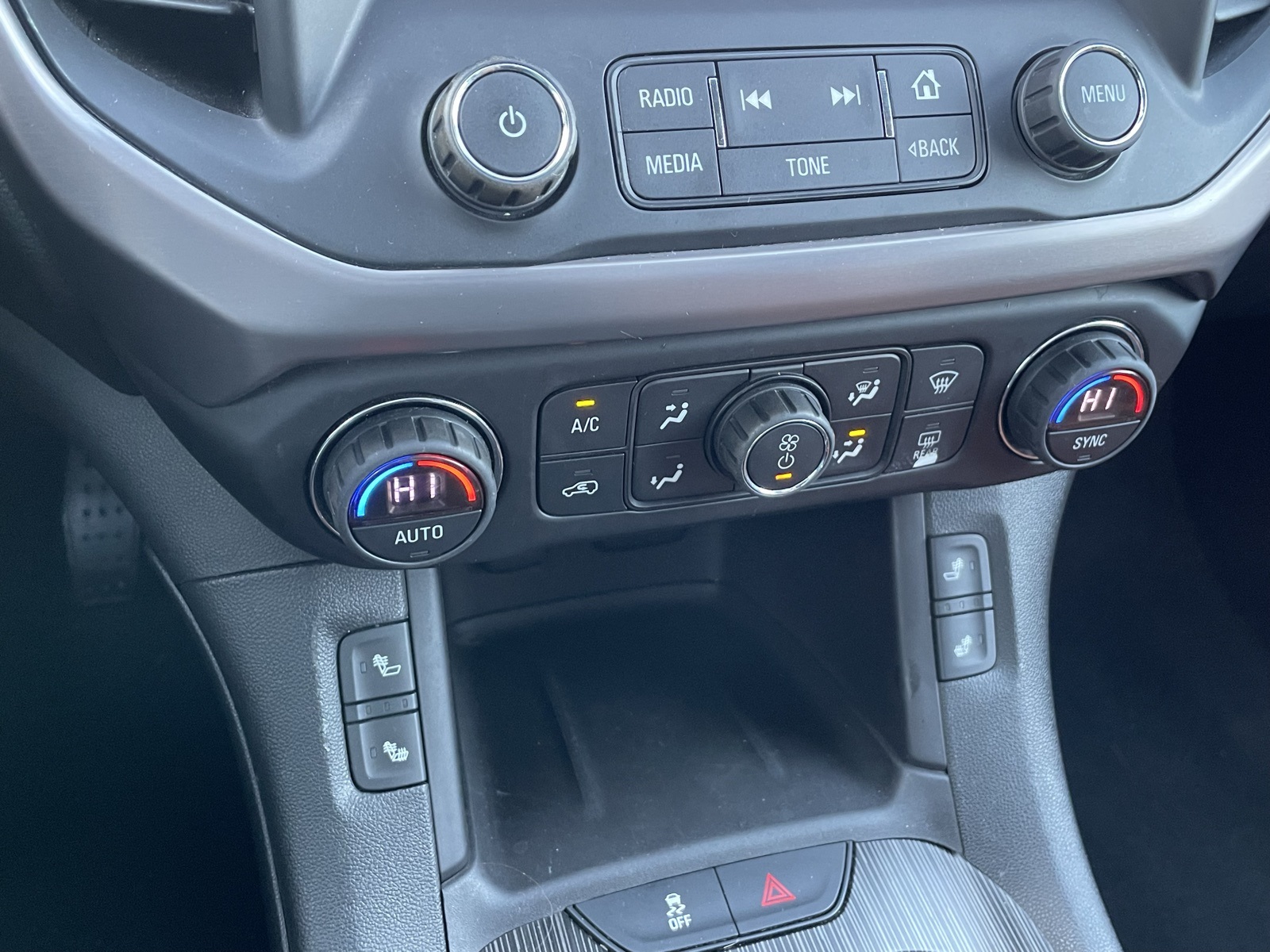 2017 Gmc Acadia SLT photo 27