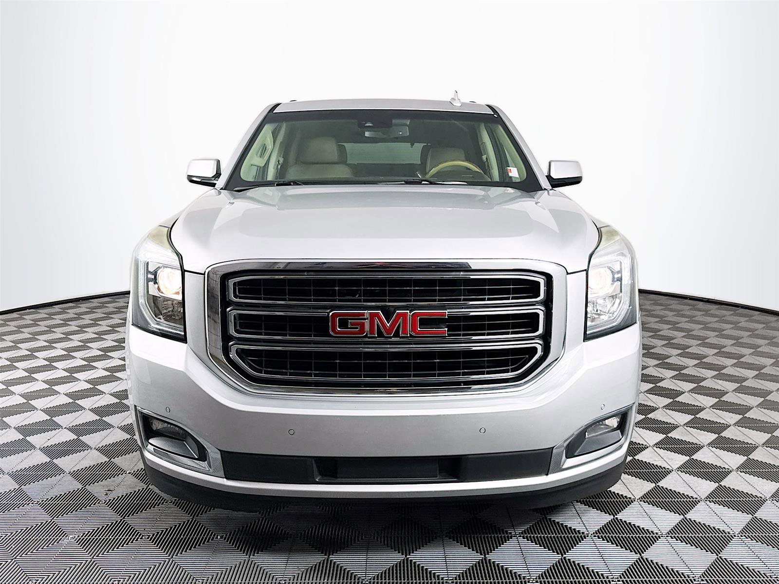 2017 Gmc Yukon SLT photo 2