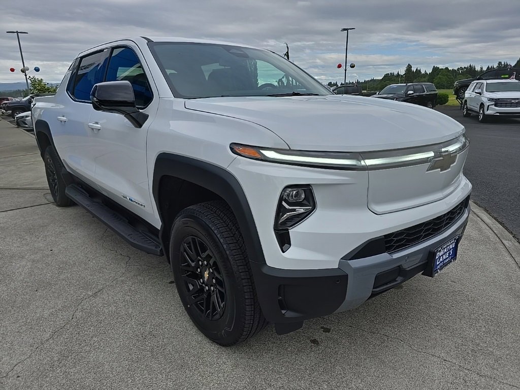 2025 Chevrolet Silverado EV LT photo 7