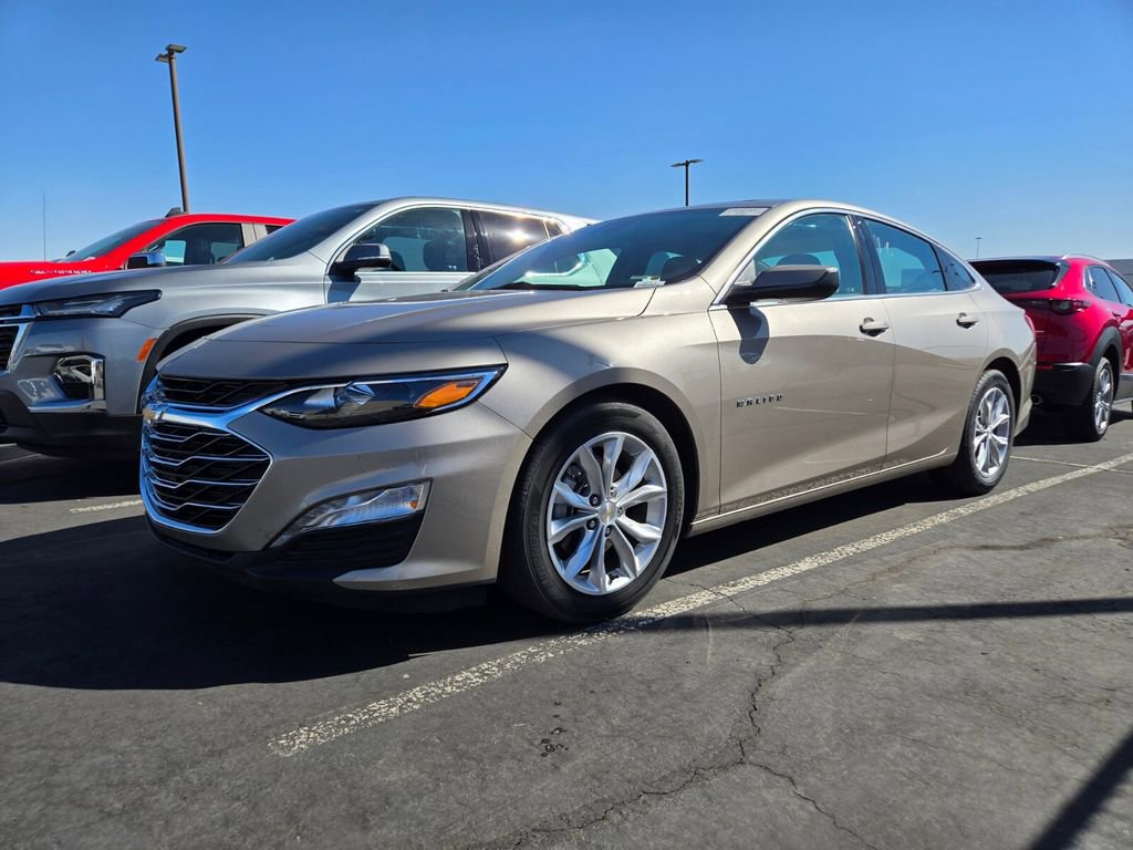 2024 Chevrolet Malibu 1LT photo 2