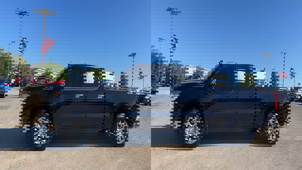 2024 Chevrolet Silverado 1500 LTZ photo 4