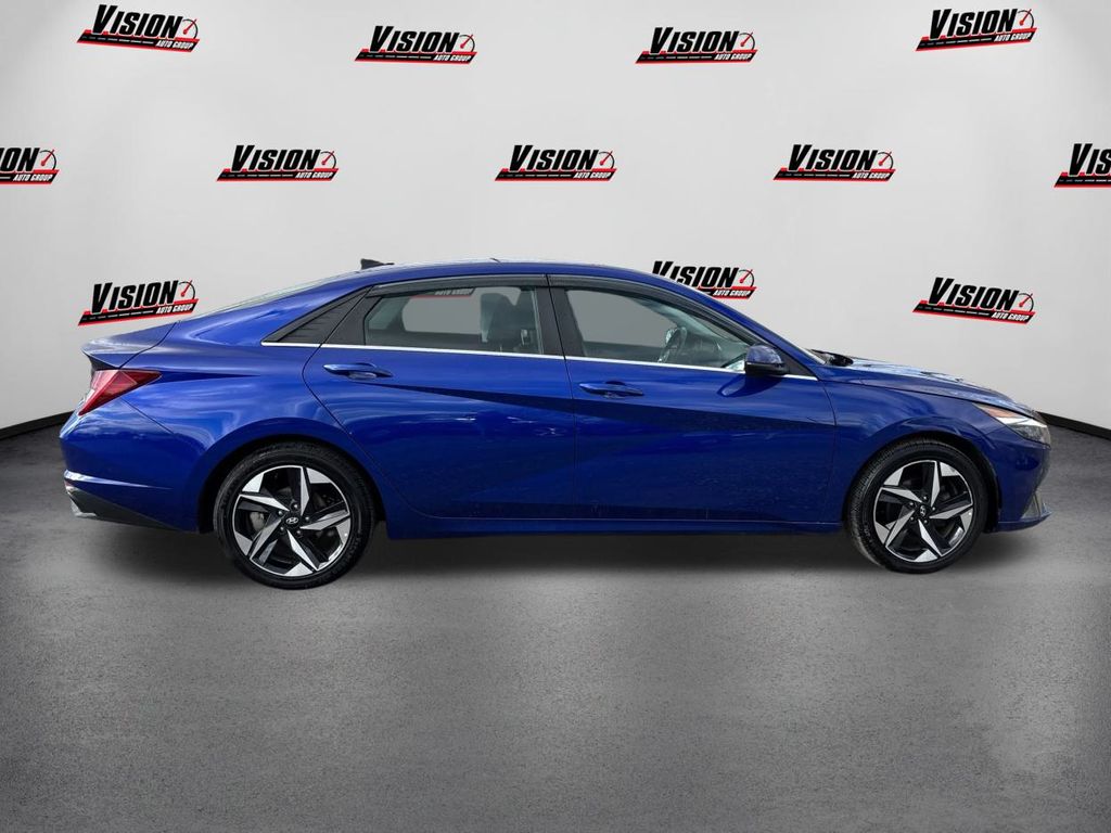 2023 Hyundai Elantra Limited photo 4