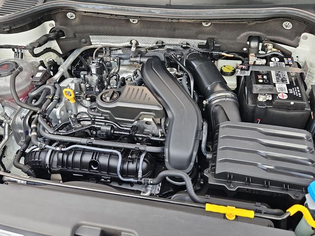 2022 Volkswagen Taos SEL photo 19