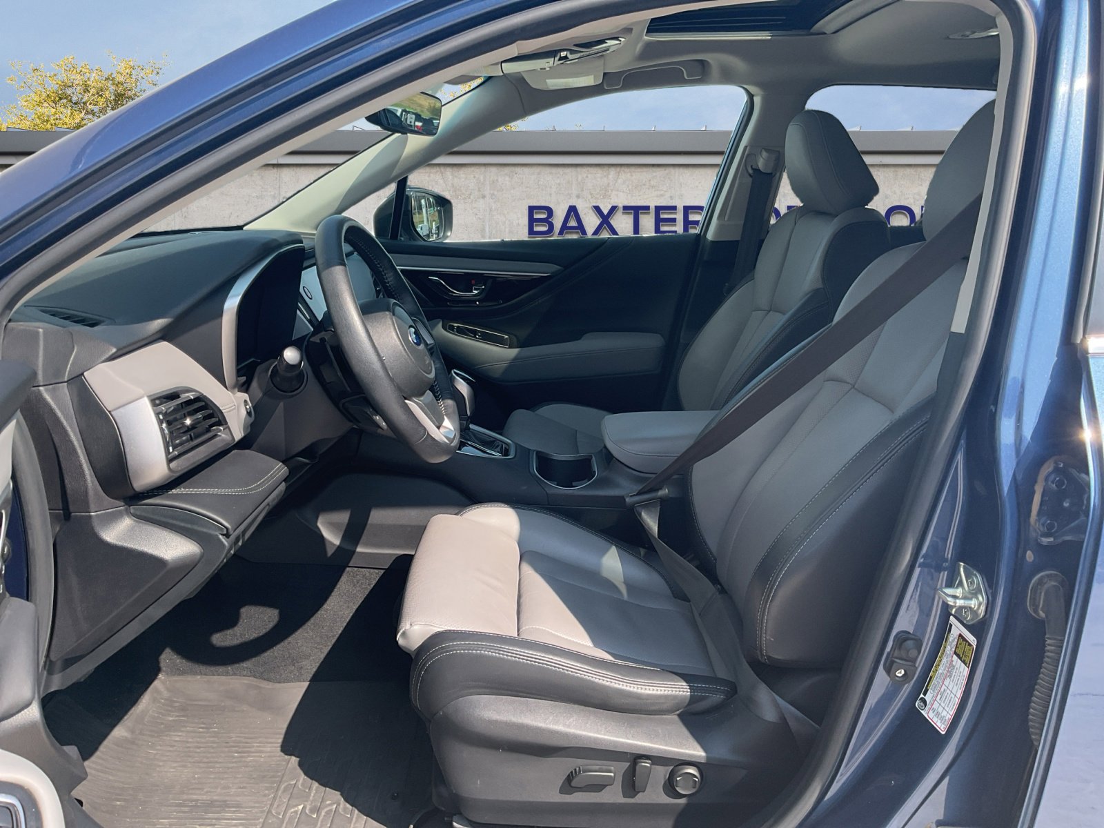 2020 Subaru Outback Limited photo 2