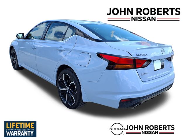 2024 Nissan Altima 2.5 SR photo 13