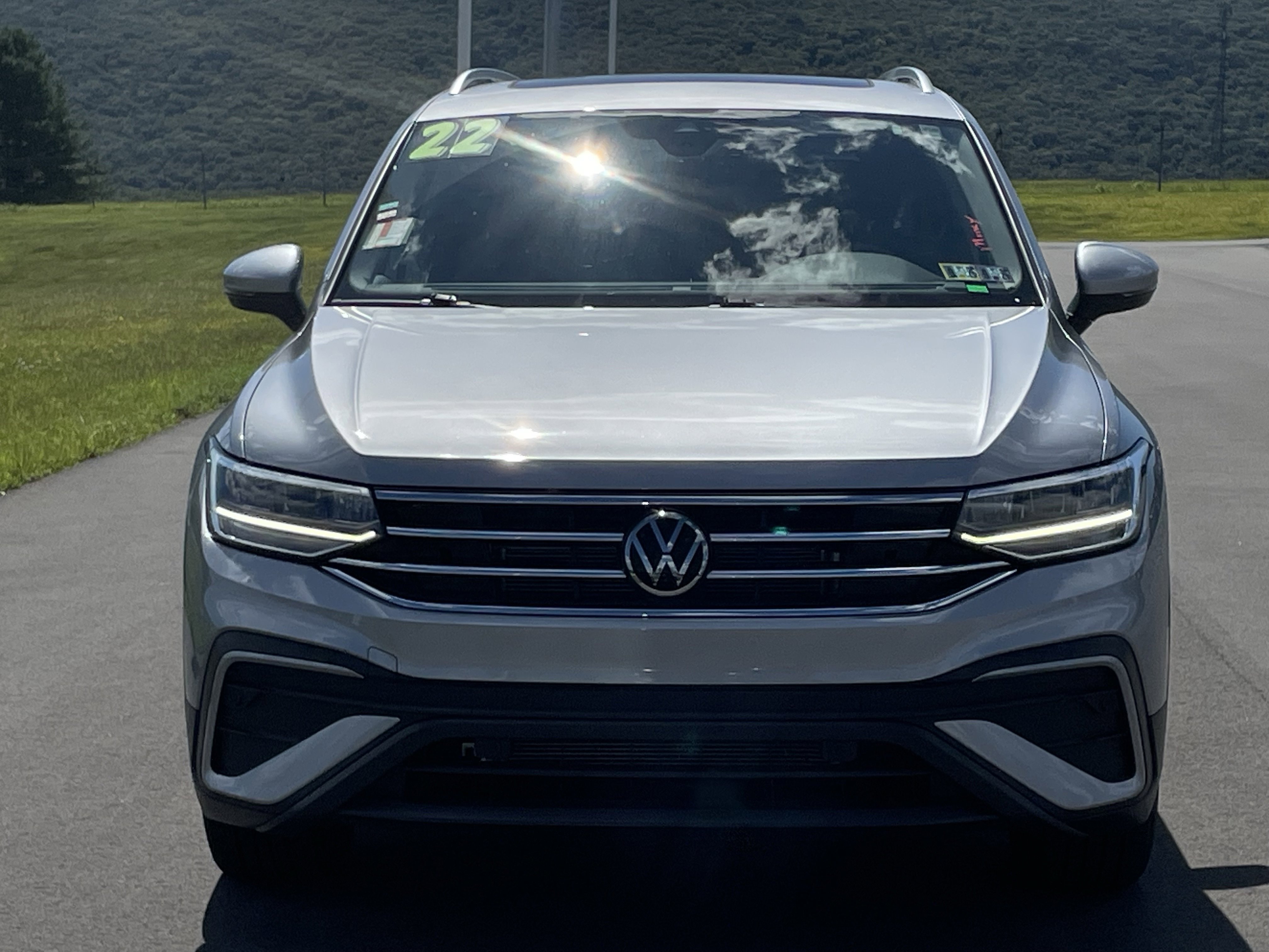 2022 Volkswagen Tiguan SE photo 7