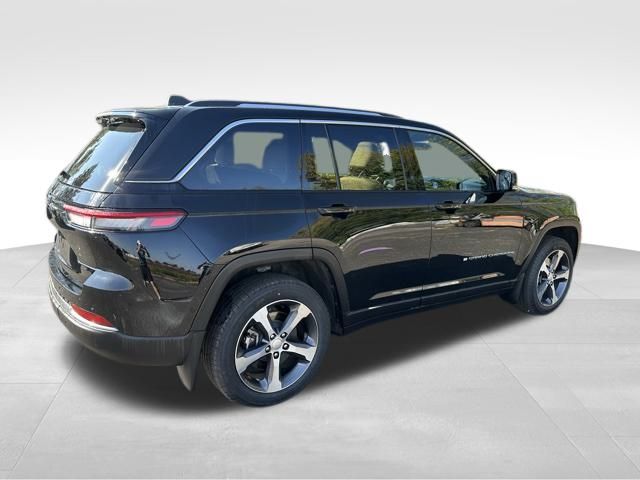 2023 Jeep Cherokee 4xe photo 5