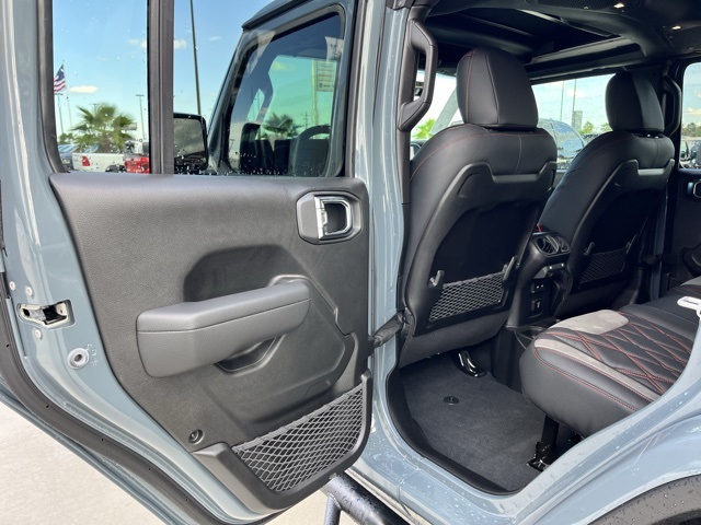 2025 Jeep Wrangler Rubicon photo 16