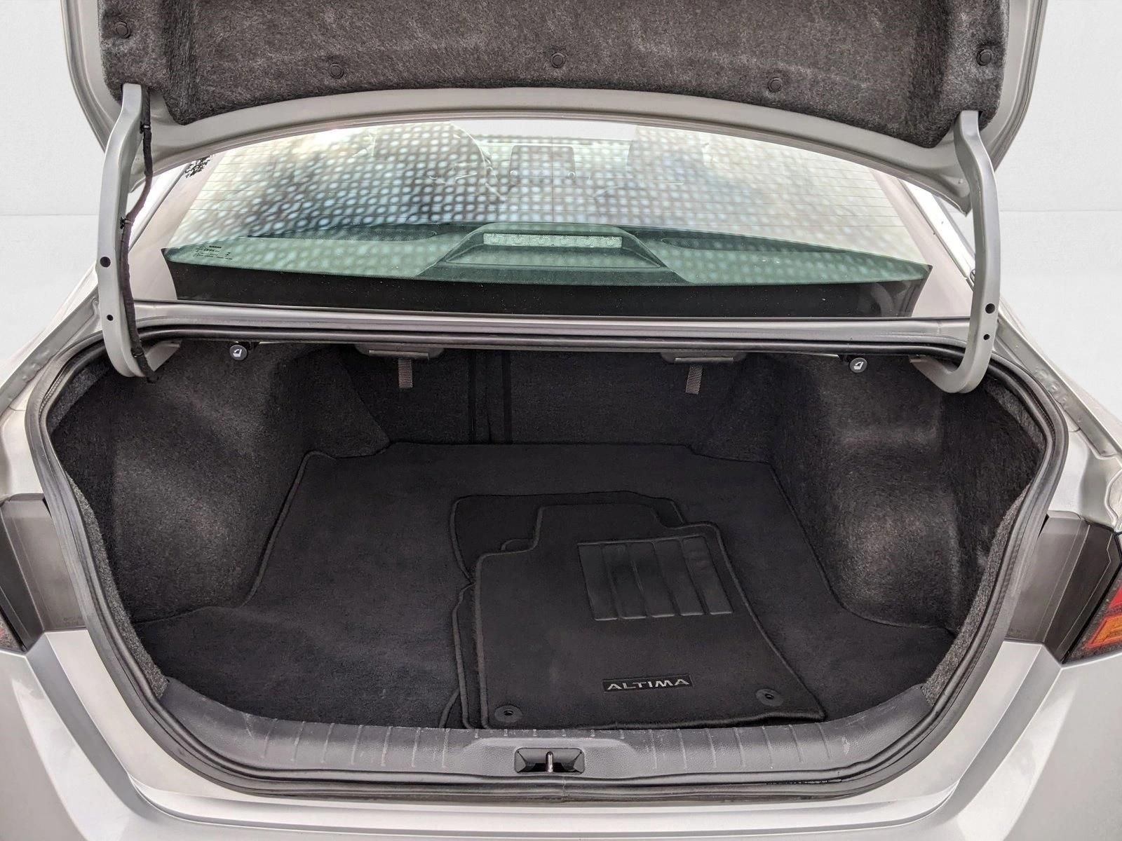 2023 Nissan Altima 2.5 SV photo 6