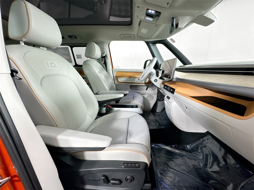 2025 Volkswagen ID. Buzz Pro Plus photo 9