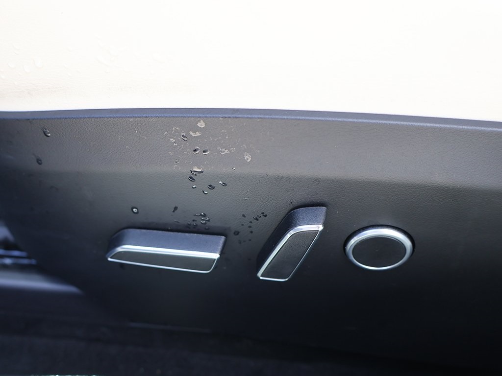 2022 Tesla Model S photo 27